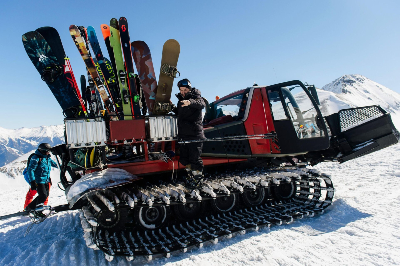 Горнолыжные курорты России 2025-2026: рейтинг лучших с ценами