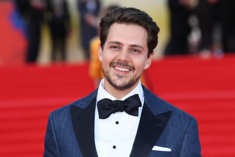 Их отговаривали, но они не послушали. Артисты, которые влюбились в Россию