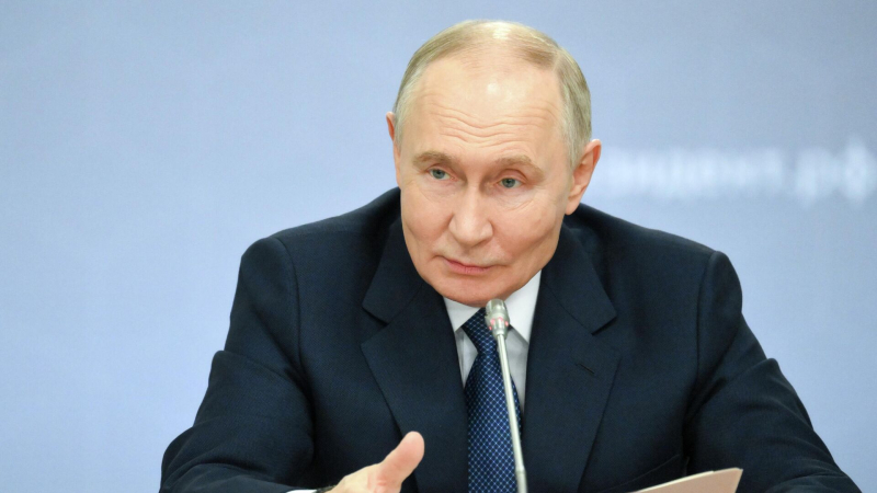 ИИ значительно ускорил обработку вопросов на Прямой линии, заявил Путин