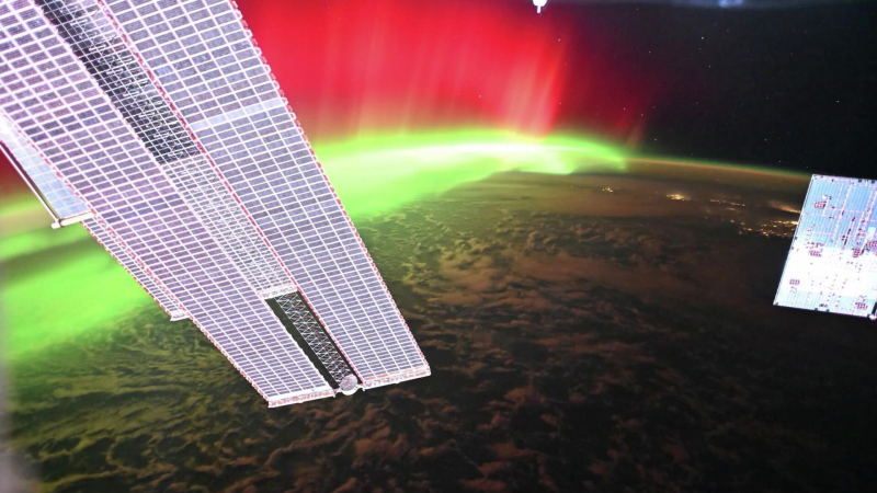 Космонавт рассказал, как МКС проплыла через редкое полярное сияние