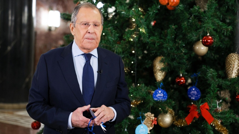 Лавров исполнил новогодние мечты детей в рамках "Елки желаний"