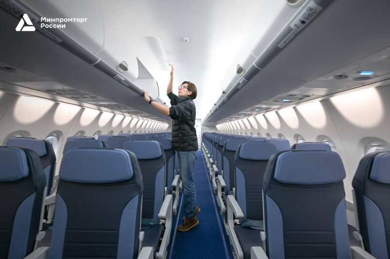 Минпромторг показал полностью импортозамещенный серийный Superjet