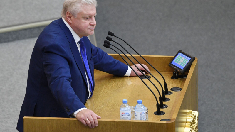 Миронов предложил увеличить зарплаты воспитателей в детсадах