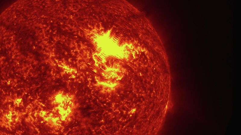 На Солнце началась первая в году вспышка максимального класса