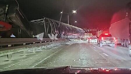На трассе под Ростовом ограничили движение из-за ДТП