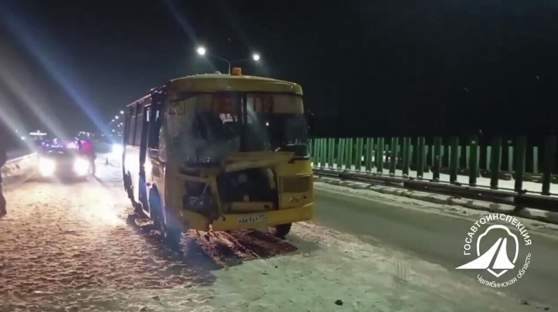 На Урале возбудили уголовное дело после ДТП со школьным автобусом