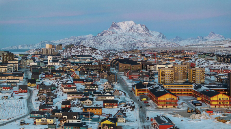 Независимость Гренландии пока нереалистична, заявил вице-спикер парламента
