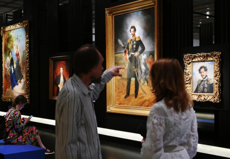 Новогодние каникулы в Москве и Петербурге: катки, ярмарки, выставки