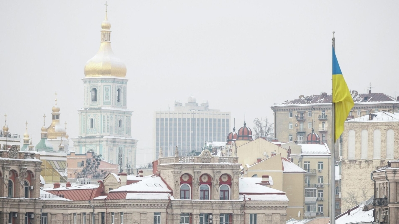 Опрос показал, сколько украинцев поддерживают референдум по урегулированию