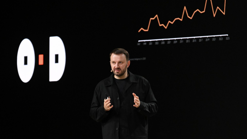 Орешкин заявил о завершении тренда на создание долговых денег