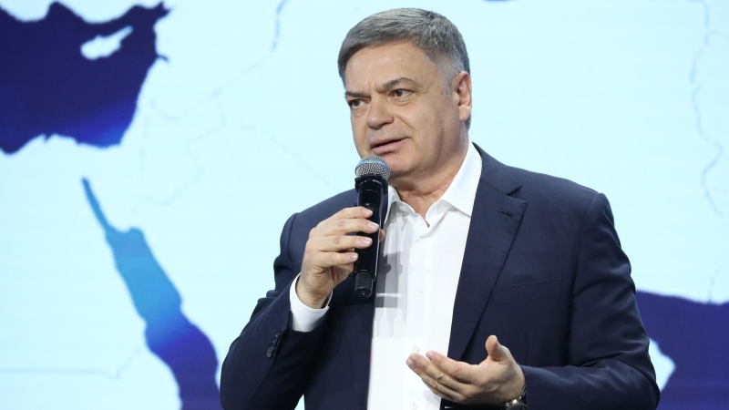 Основатель ГК "Дело" рассказал о разговоре с полицейским в ОАЭ