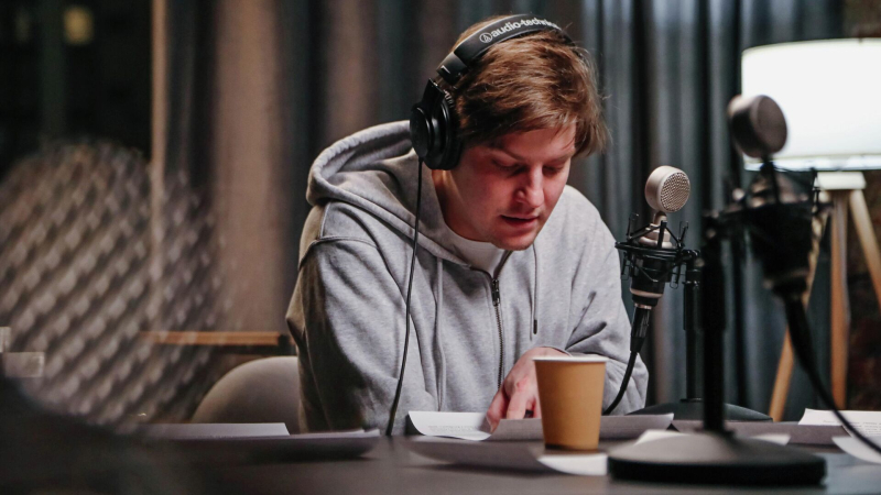 Павел Табаков озвучил аудиогид к выставке саратовских художников