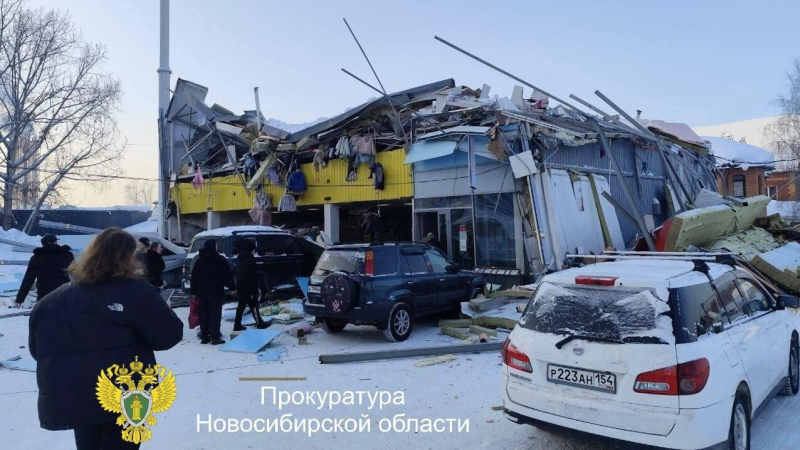 Под завалами рухнувшего здания в Новосибирске может находиться один человек