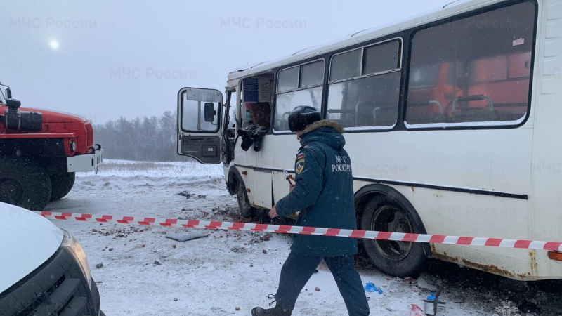 После ДТП с автобусом под Челябинском 14 человек доставили в медучреждение
