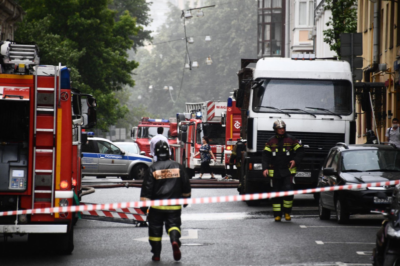 Правила поведения при пожаре: вызов спасателей, эвакуация, первая помощь