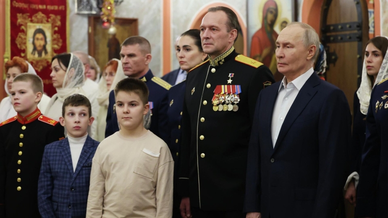 Путин обратился к детям военнослужащих после рождественского богослужения