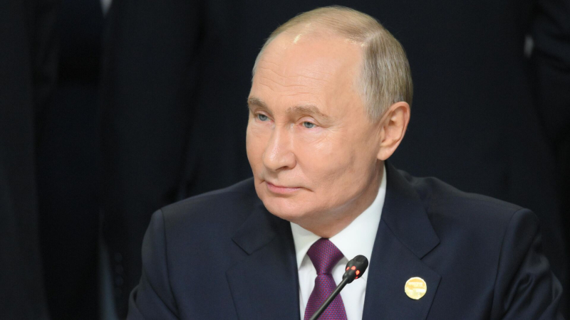 Путин поприветствовал участников церемонии вручения премии "Золотой орел"