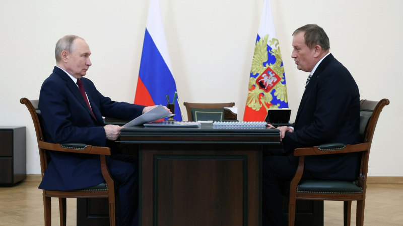 Путин поручил продолжить восстановление старого Выборга