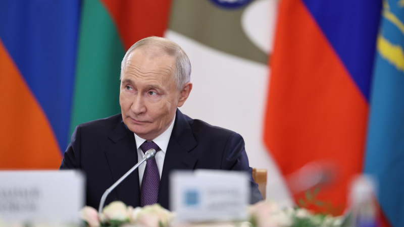 Путин поручил утвердить отраслевые планы по IPO российских компаний