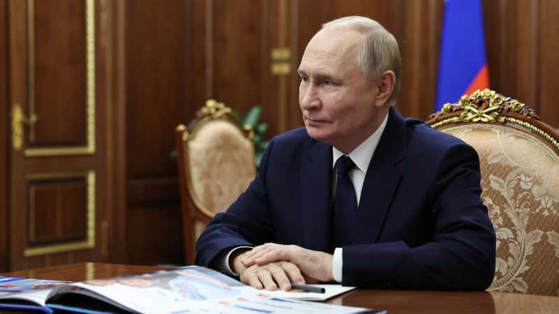 Путин собрал совещание по вопросам электронной промышленности