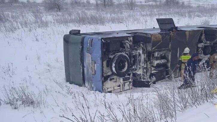 Резервный автобус с туристами, попавшими в ДТП под Тулой, прибыл в Вологду