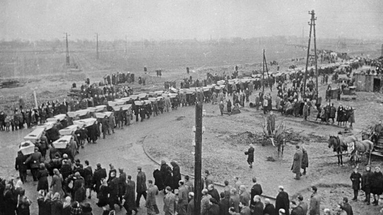 Россия никогда не забудет чудовищных преступлений в Освенциме, заявил Путин