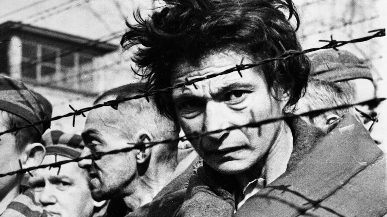 Россия никогда не забудет чудовищных преступлений в Освенциме, заявил Путин