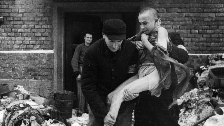 Россия никогда не забудет чудовищных преступлений в Освенциме, заявил Путин