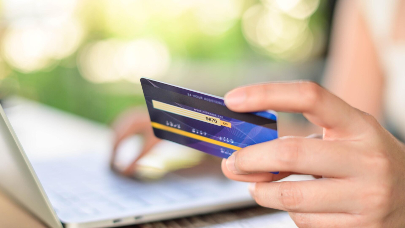 Россияне могут столкнуться с блокировкой переводов при смене номера