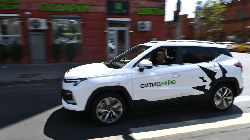 Россияне за год проехали на каршеринге расстояние как до Марса и обратно