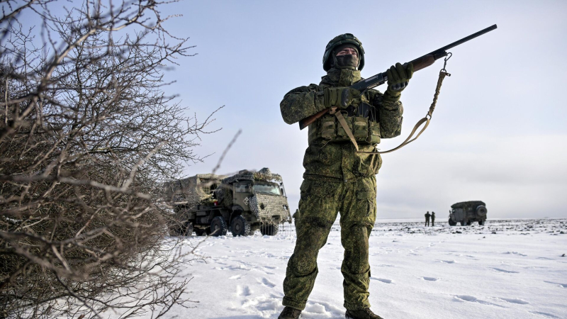 Российские военные рассказали о ремонте военной техники в зоне СВО