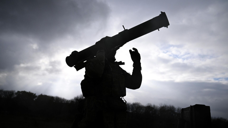 Саратовские таможенники отправили в зону СВО шлифовальный станок