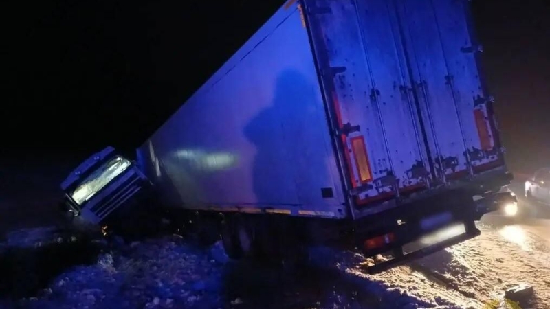 Семь сотрудников предприятия погибли в ДТП под Волгоградом, сообщили в МВД