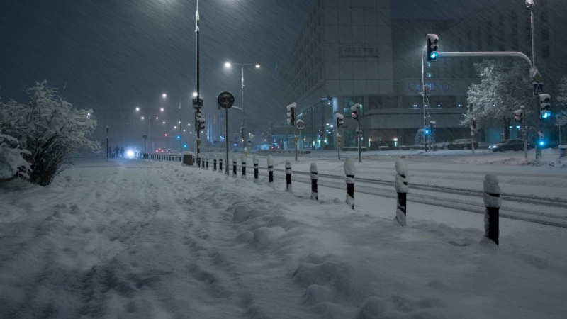 Сильный снегопад нарушил работу аэропорта в Гданьске