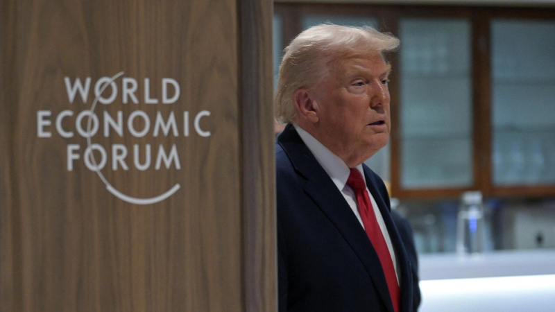 СМИ узнали, как чиновники НАТО пытались добиться расположения Трампа