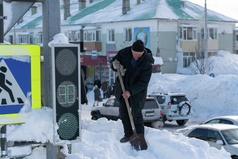 Снежный коллапс: как отстоять права при отмене рейса и не попасть в беду