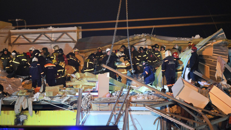 Спасатели завершила работы на месте обрушения ТЦ в Новосибирске