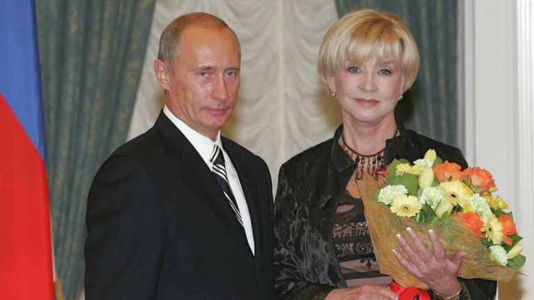 Спектакль, где играла Алентова, вывели из репертуара Театра Пушкина