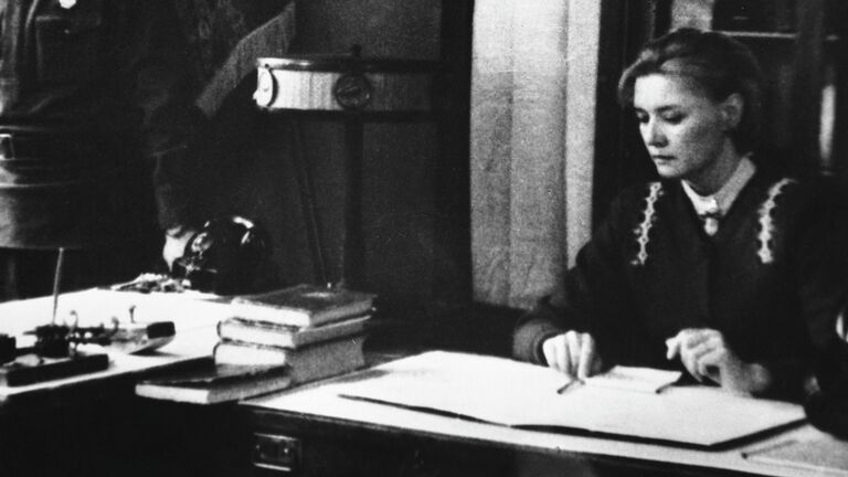 Спектакль, где играла Алентова, вывели из репертуара Театра Пушкина