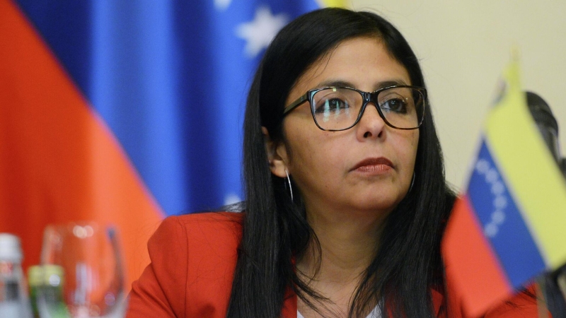 США требуют от Венесуэлы прекратить продажу нефти соперникам, пишут СМИ