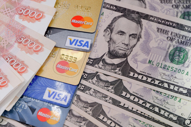 Старые доллары: чем отличаются от новых купюр и где их можно обменять