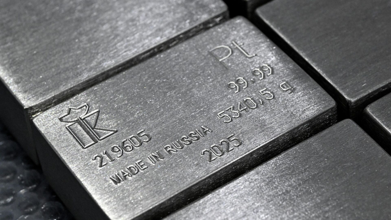 Стоимость платины впервые в истории преодолела отметку в $2800