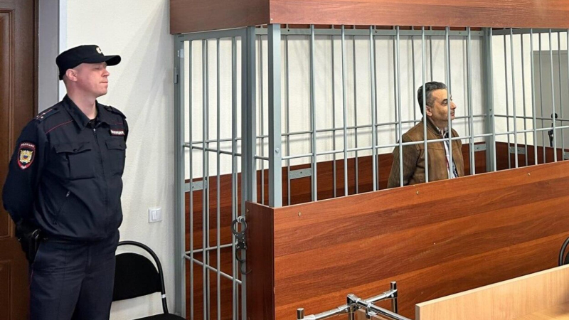 Суд продлил арест политику-иноагенту Шлосбергу* по 2 апреля