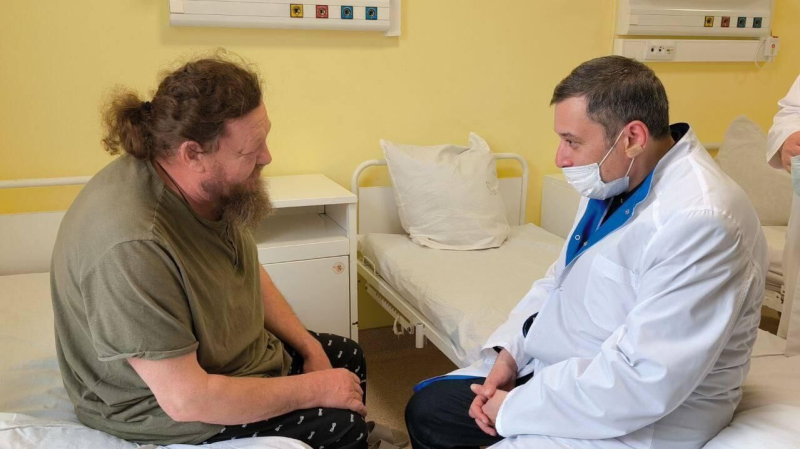 Священник из Суджи, раненный при атаке БПЛА, лишился левого глаза