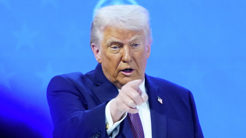 Трамп поручил команде усилить его публичное расписание, сообщили СМИ