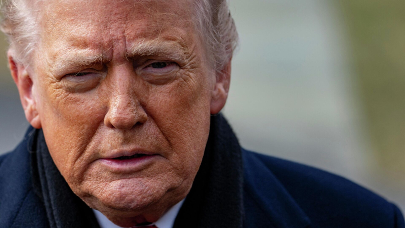 Трамп сменил самолет из-за неисправности при вылете в Давос