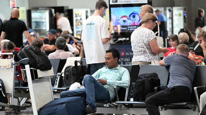 В аэропорту Владивостока задержали рейс в Москву более чем на 13 часов