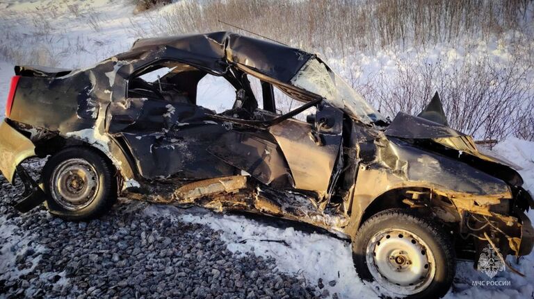 В ДТП с поездом в Псковской области погибли четыре человека