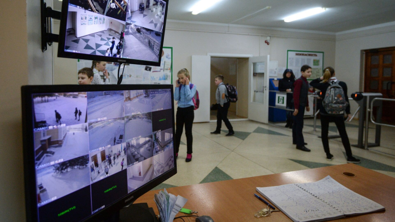 В Госдуме предложили создать единую систему охраны школ