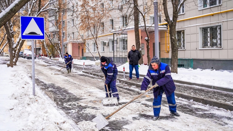 В Госдуме разъяснили ситуацию с уборкой придомовой территории в праздники